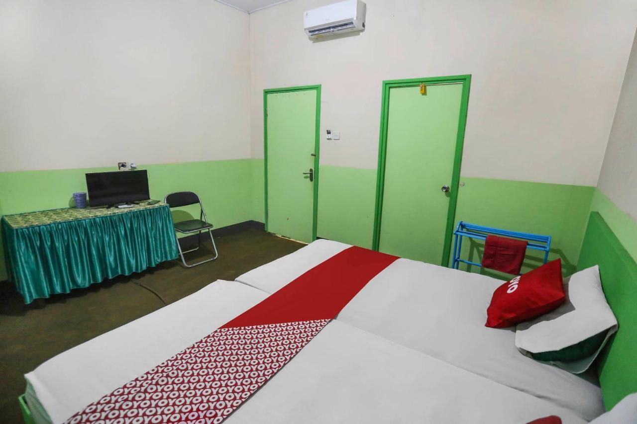 OYO 90825 Hotel Lizha 2 Samarinda Exterior foto